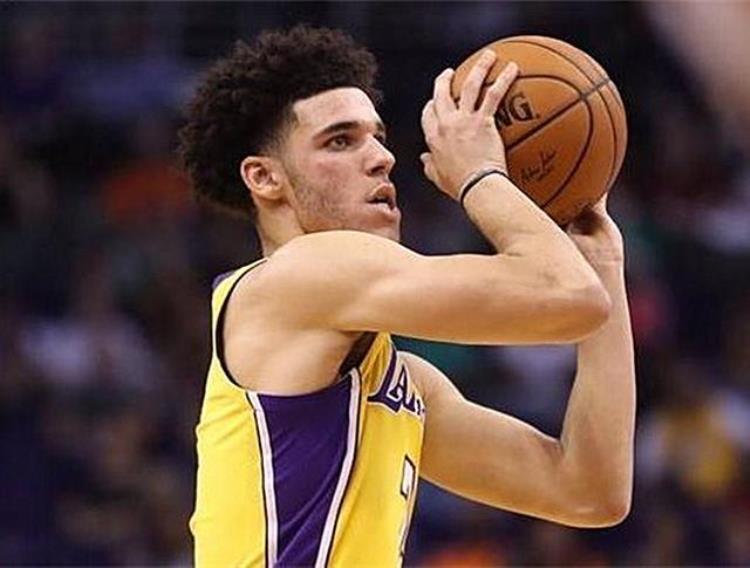 nba球员中的奇葩投篮姿势「NBA投篮姿势最搞笑的5大球星布泽尔上榜第一让人哭笑不得」