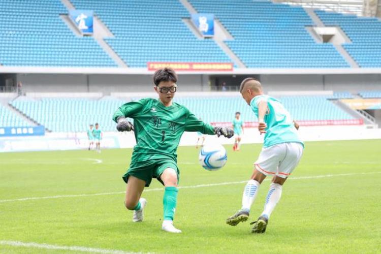 省第十六届运动会青少年体育类体校组足球预赛29日在宜昌开赛