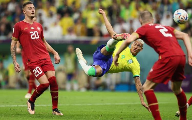 巴西倒挂金钩球星「这粒倒挂金钩真正演绎了巴西足球桑巴精神|新京报快评」