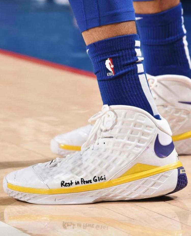 哈里斯 nba「NBA球员上脚哈里斯这赛季的球鞋都是科比的经典战靴」