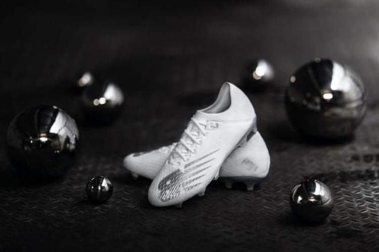 NewBalance发布Furonv6TwistedSilver限量足球鞋