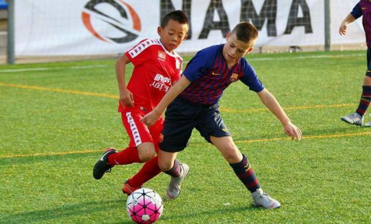巴萨16岁小将进球「中国足球小将01巴萨梯队是失分最少的决赛巴萨61皇马夺冠」