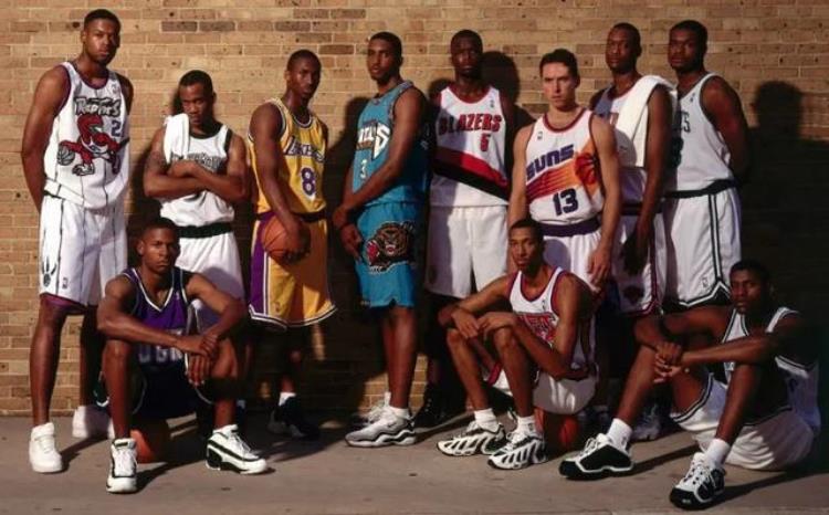 1996年的nba选秀到底发生了什么让12支球队错过科比「1996年的NBA选秀到底发生了什么让12支球队错过科比」