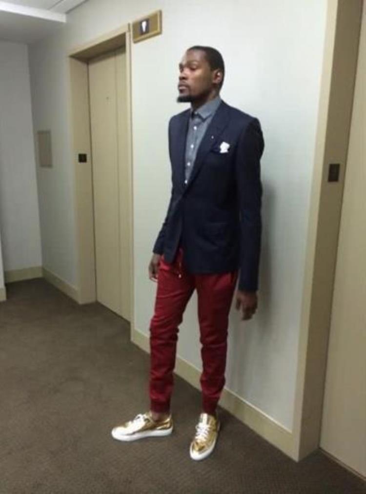 NBA的时尚清流杜兰特的打扮有多奇葩气质是天生的