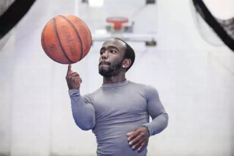 篮球为什么没有身高限制「打篮球从来没有身高限制成为职业球员更不是梦哪怕只有1米35」