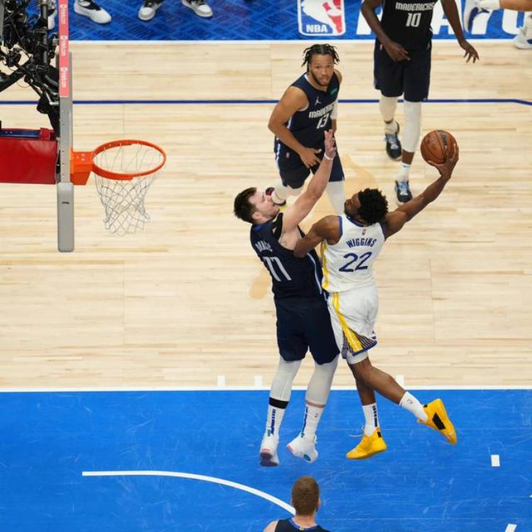 库里2020比赛「2022NBA十大个人表演:库里总决赛个人秀东契奇60三双载入史册」