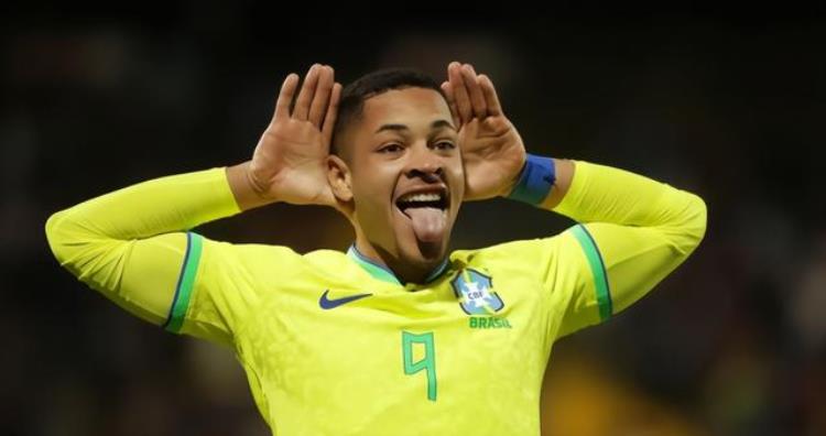 巴西队队员最新名单「巴西队真神了最新大名单天赋溢出7新星入选阿根廷嗅到不安」