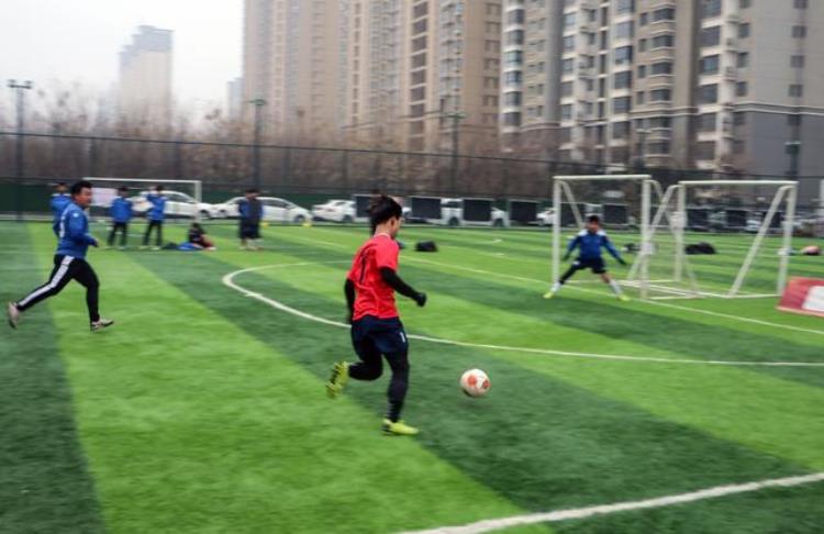 中西部地区县域乡村足球系列活动暨临渭区首届社区足球联赛开幕