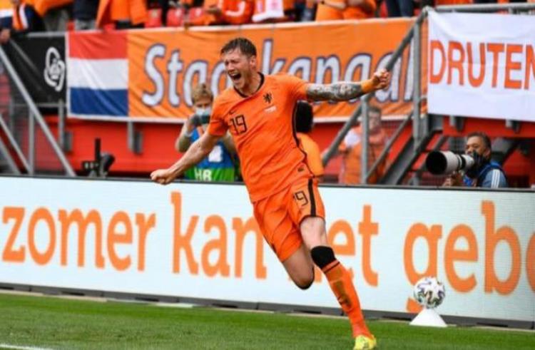 荷兰足球队以30战胜格鲁吉亚队