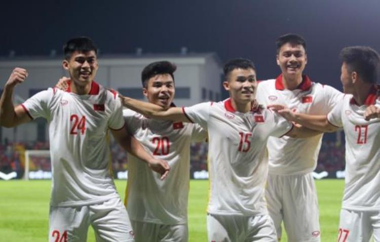 老挝男足「20双杀出线老挝U23大爆发为这一刻苦等42年国足又一劲敌」