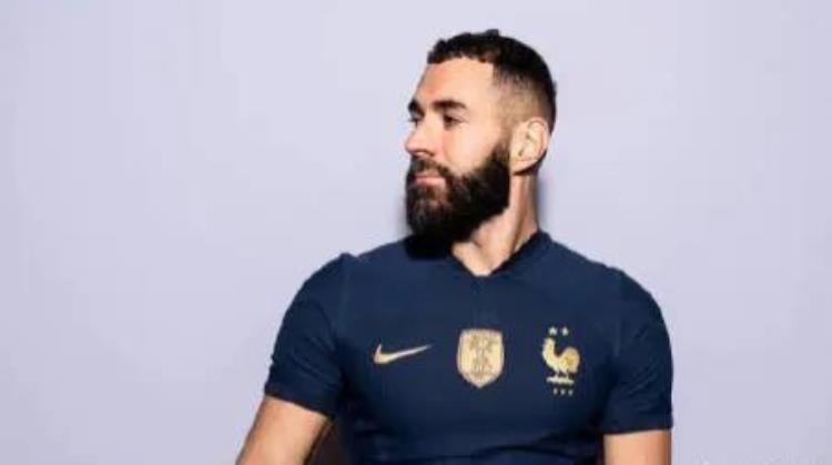 2022年12月19日本泽马宣布退出法国国家队的球员「2022年12月19日本泽马宣布退出法国国家队」