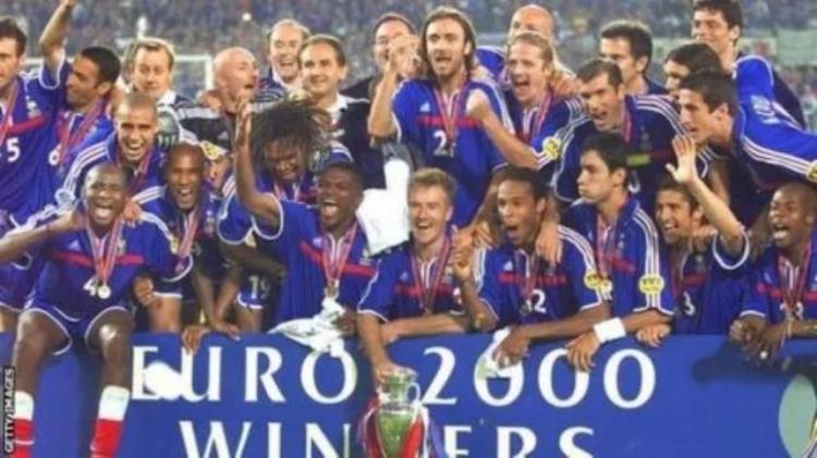 法国足球队人才井喷「法国足球靠移民崛起推动种族融合才能让新一代法国队再续辉煌」