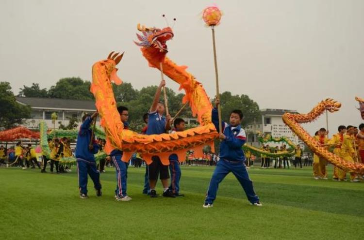 双流区第五届青少年校园足球联赛总决赛暨闭幕式在黄龙溪学校举行