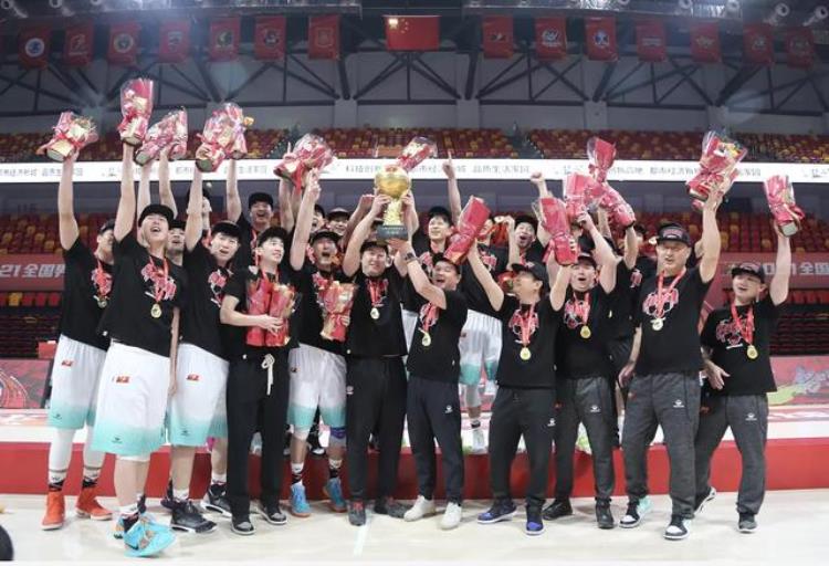 广西威壮男篮再次夺冠距离CBA还有多远