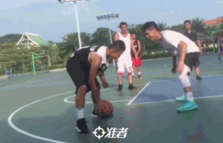 厦门市中小学篮球锦标赛「厦门六年级小学生单挑35岁篮球记者连得11分零封对手」