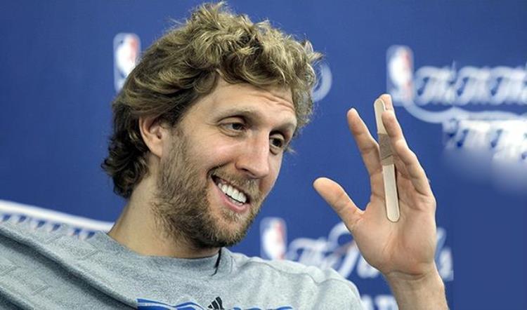纳什受伤「NBA巨星王者归来时刻纳什流血不止艾弗森吞血救主」