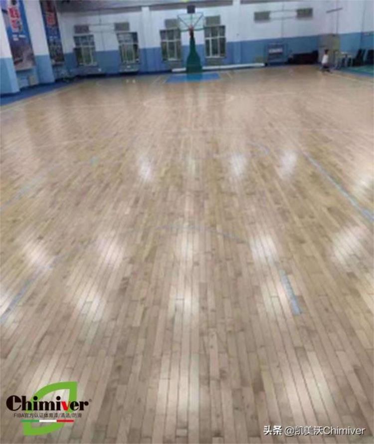 体育馆篮球木地板打磨翻新彩绘logo刷漆哈尔滨93015部队体育馆