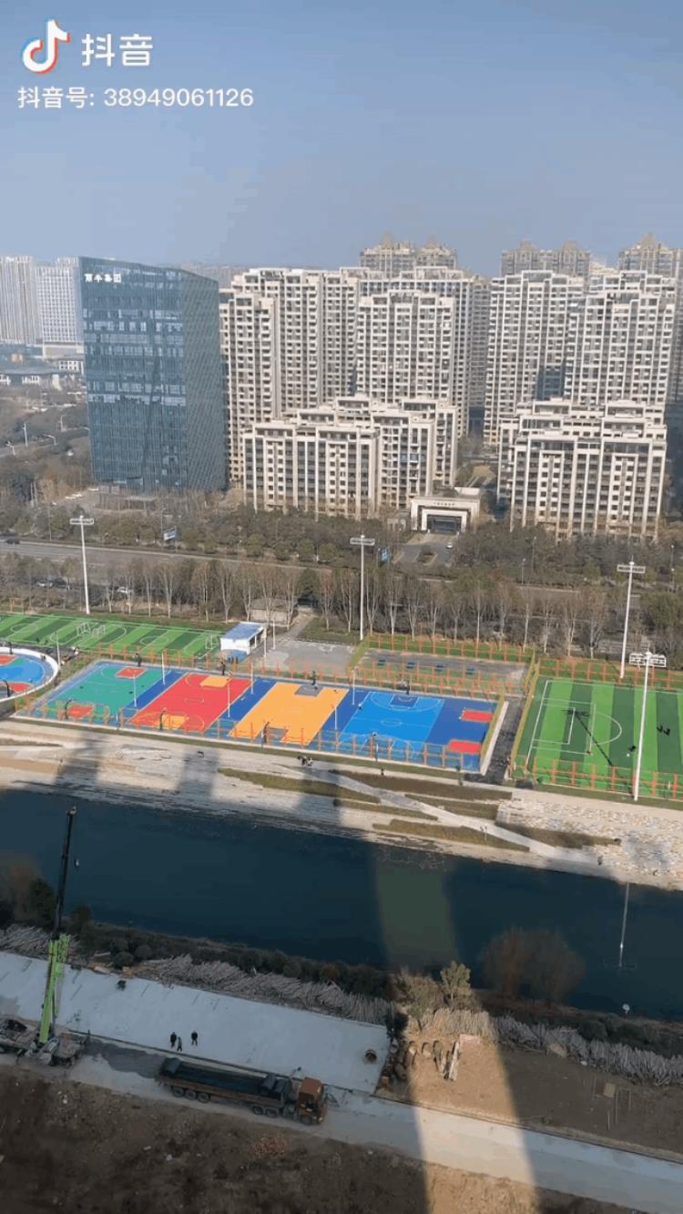 紧急提醒阜阳这个网红公园暂时别去有刚刚新建的大型篮球场足球场还有不少孩子喜欢的游玩设备