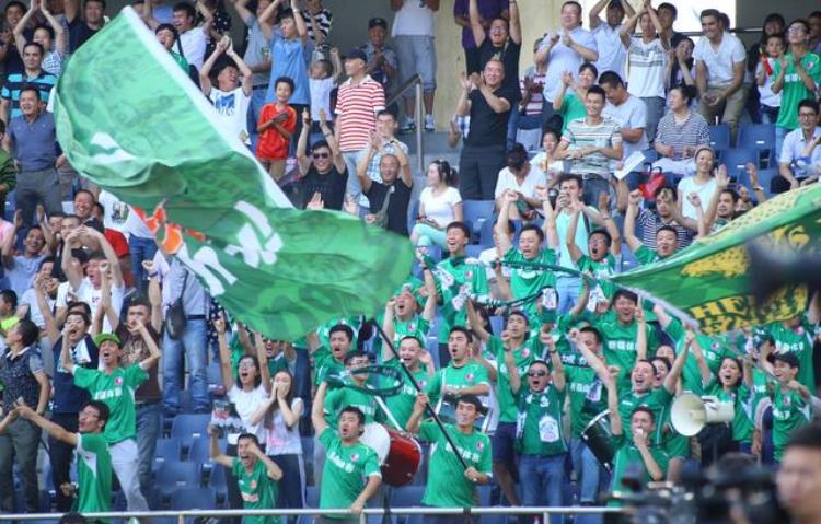 新疆职业足球俱乐部「新疆第一支职业足球队成立9年后决定退出联赛」