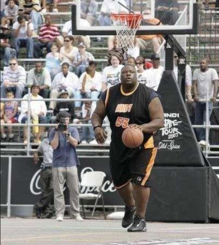 街球史上最强胖子「街球界鼎鼎有名的胖子拥有227公斤体重却和欧文一样灵活」