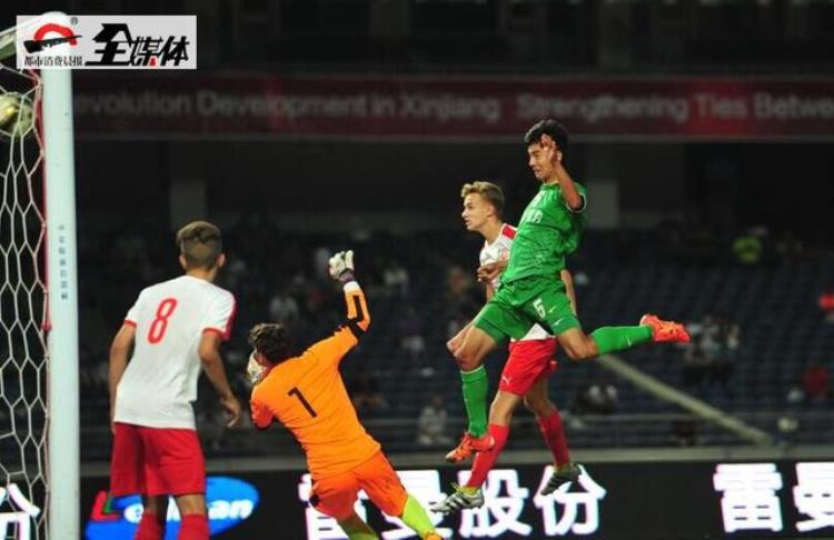 新疆足球小伙子「猛新疆青年足球小将3:0胜德国夺丝绸之路冠军国青队第三」