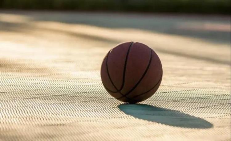 打篮球能给我们带来什么好处「打篮球究竟能为我们带来什么看看他们你就明白了」