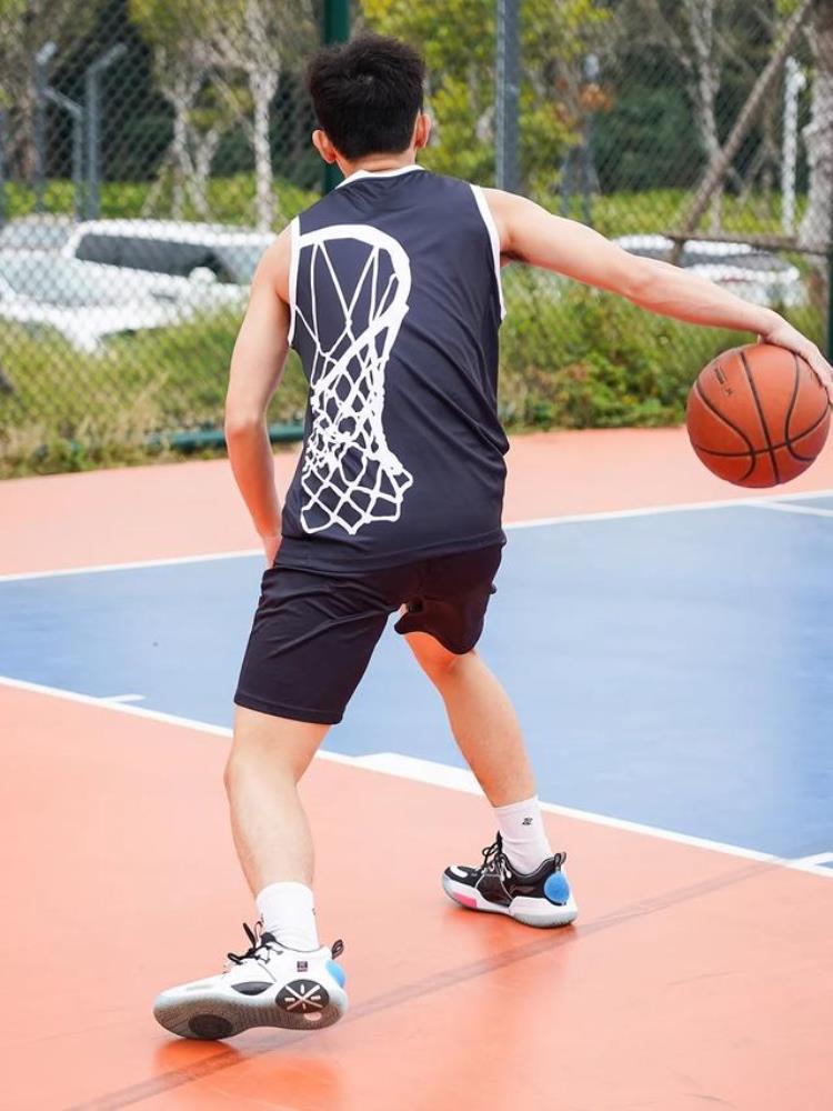 蓝色篮球背心「夏季新品速干透气的无袖背心背后的大篮筐图案很帅」