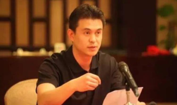 中国最牛篮球裁判「牛逼他是CBA水平最高的裁判如今受邀请成唯一执法NBA的中国人」