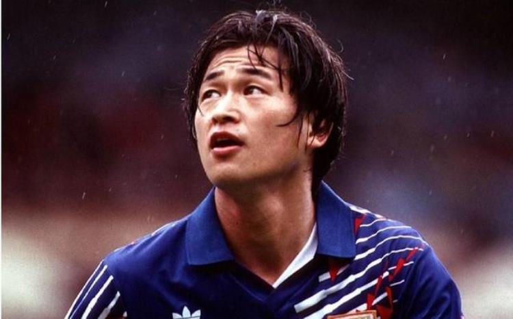 日本足球活化石「他是日本足坛活化石年满56岁还在踢五大联赛他是谁」