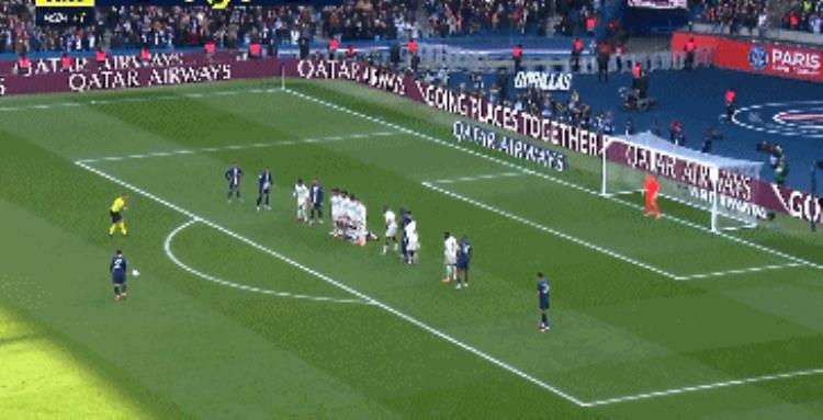 梅西在巴黎比赛「第94分钟梅西世界波绝杀救主巴黎23到43全场狂欢」