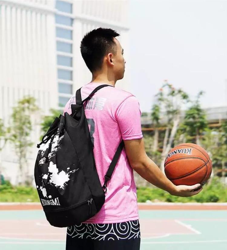篮球包的作用「包治百病篮球训练包能装下2个球冬天打球很实用」
