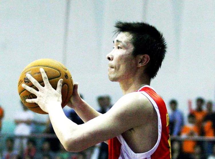 中国男篮最强分卫「中国男篮史上5大分卫拼命三郎张劲松垫底现役无人上榜」