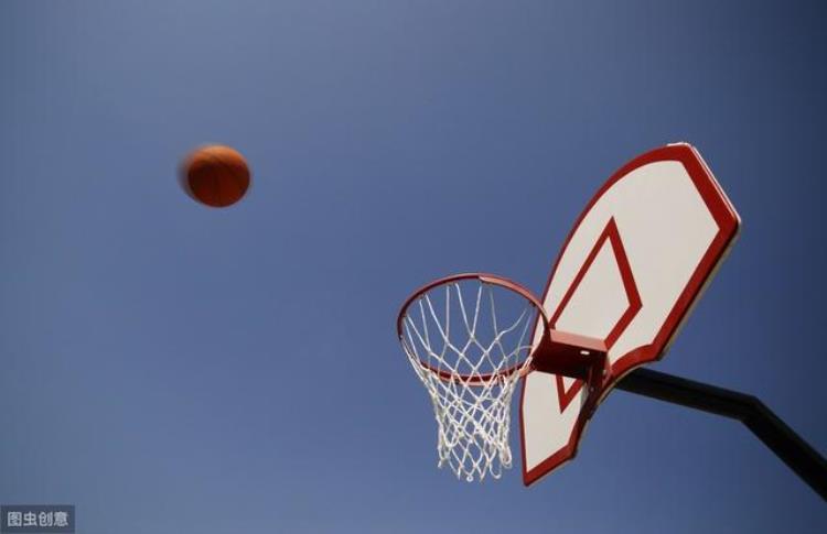 篮球异侧步「关于异步教学法在篮球投篮教学中应用的优点分析」