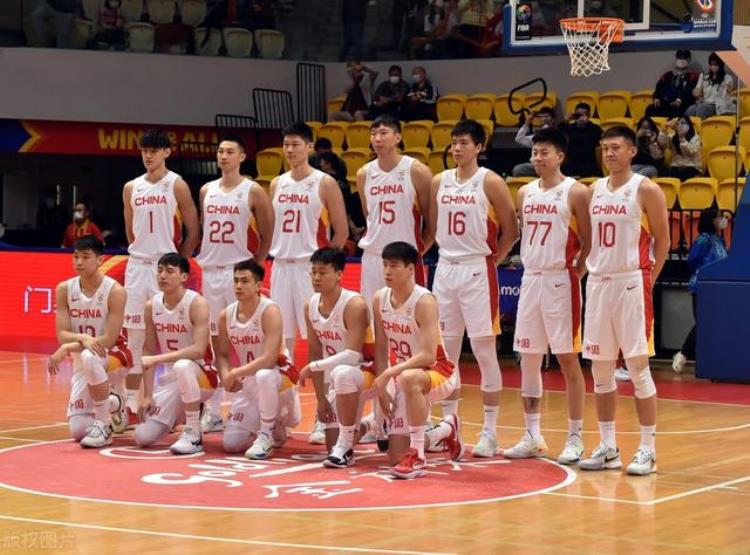 中国男篮世界排名最新排名「国际篮联官宣中国男篮世界排名27位乔尔杰维奇信心大增」