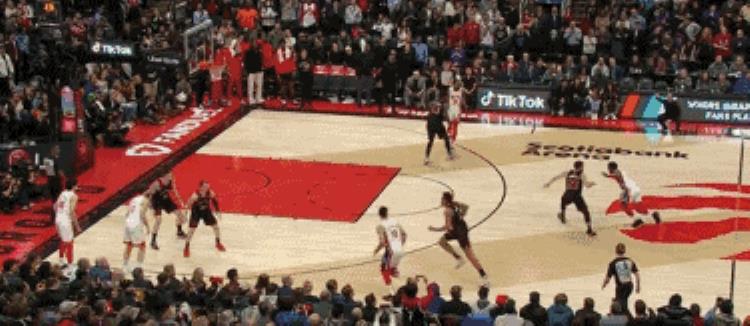 阿赞nba「年度盘点十大绝杀阿赞背靠背压哨库里绝杀火箭塔图姆绝杀篮网」