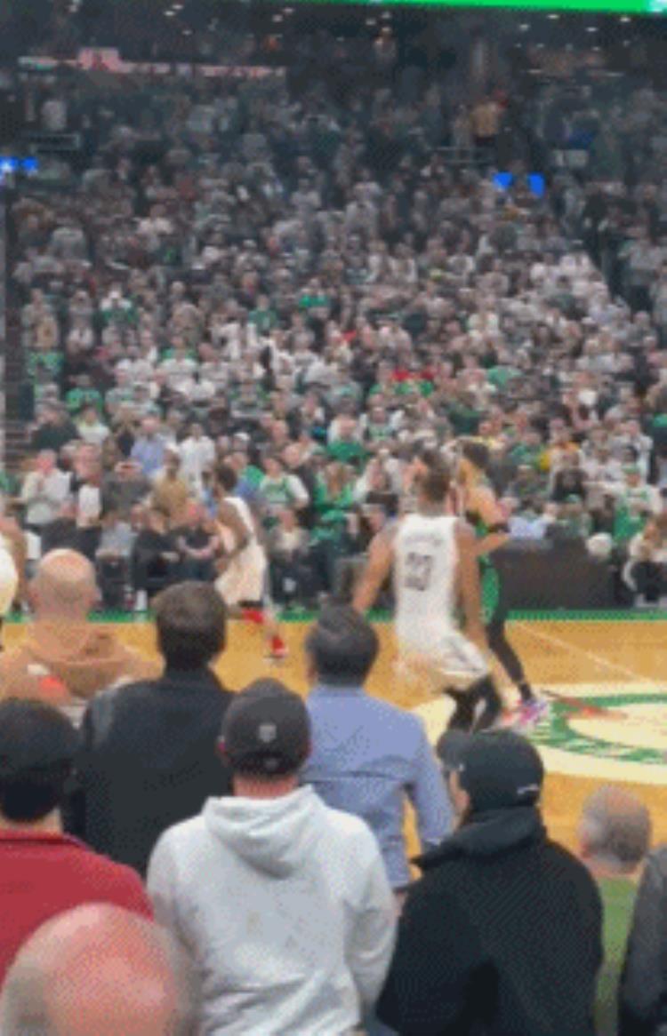 阿赞nba「年度盘点十大绝杀阿赞背靠背压哨库里绝杀火箭塔图姆绝杀篮网」