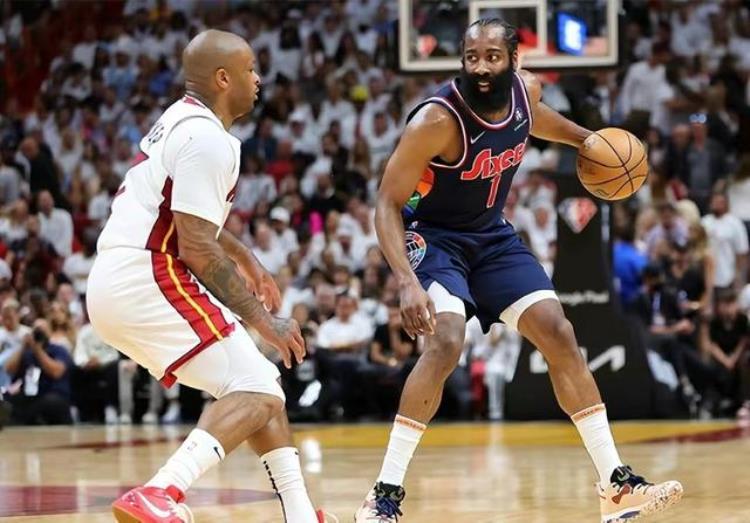 nba历届探花排名「NBA历史10大探花现役3人上榜乔丹第一10人共23次得分王20冠」