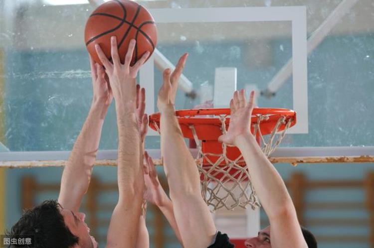 浅谈篮球三步上篮教学方法的分析与改进轻松掌握住三步上篮