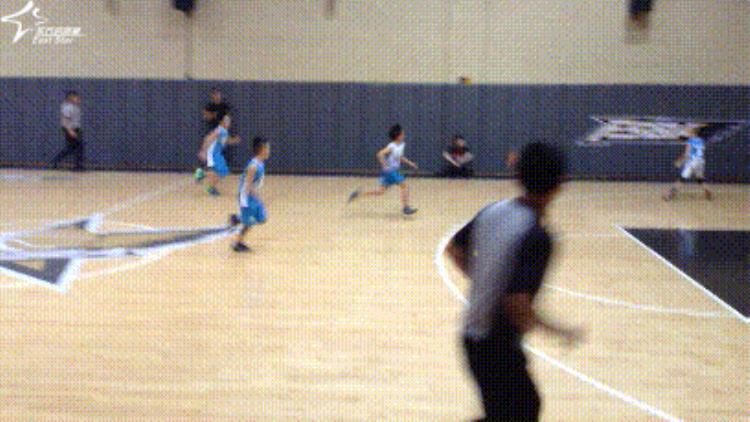东方勇哥「东方勇士队震惊篮球圈你能相信这是十岁孩子做出的动作吗」