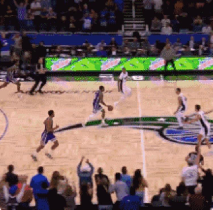 阿赞nba「年度盘点十大绝杀阿赞背靠背压哨库里绝杀火箭塔图姆绝杀篮网」