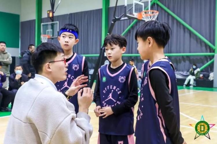 如何成为一名好的青少年篮球比赛临场指挥者呢「如何成为一名好的青少年篮球比赛临场指挥者」