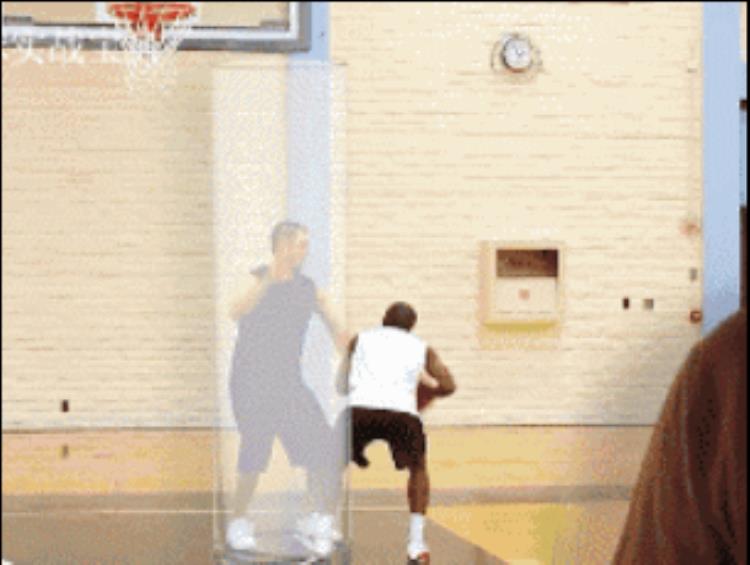 篮球封盖技巧「无情打球封盖正确姿势能把对手防崩溃」