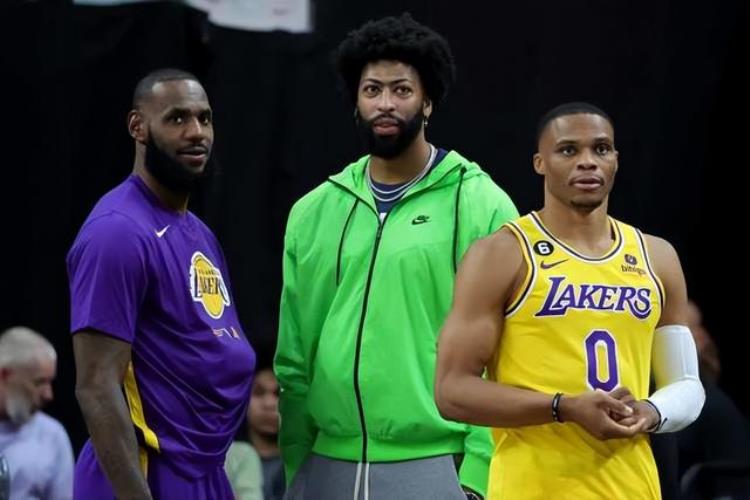 nba30支球队排名「NBA30队分档出炉绿军一枝独秀湖人第四档勇士比篮网高一档」