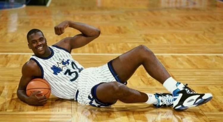 nba最强壮的球员排名「对抗能力爆表盘点NBA最强壮的十大球星詹姆斯仅排第九」