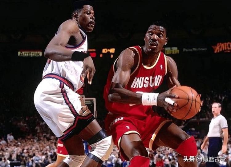 nba低位技术排名「NBA低位进攻分等级邓肯C级乔丹科比B级奥拉朱旺S级」