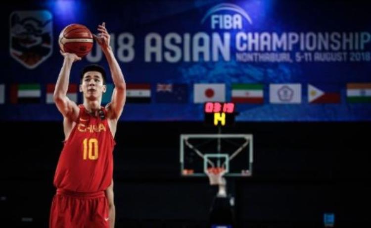脚踝骨折的足球运动员「唉脚踝骨折为NBA最拼命的中国球员」