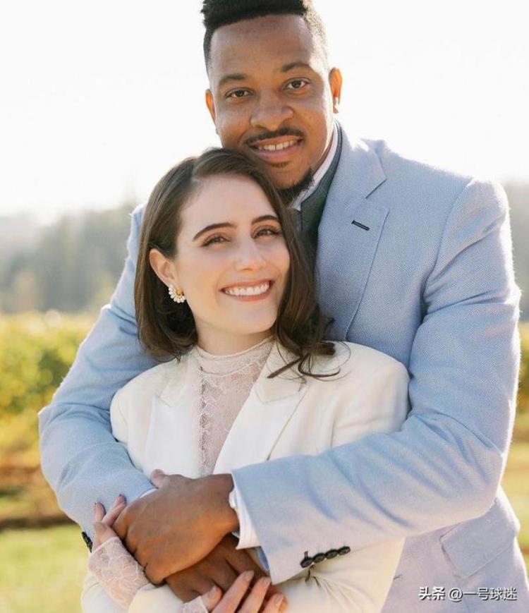 nba黑白夫妻「令人羡慕NBA顶级黑白配结婚2周年秀恩爱32岁CJ,持续逆袭」