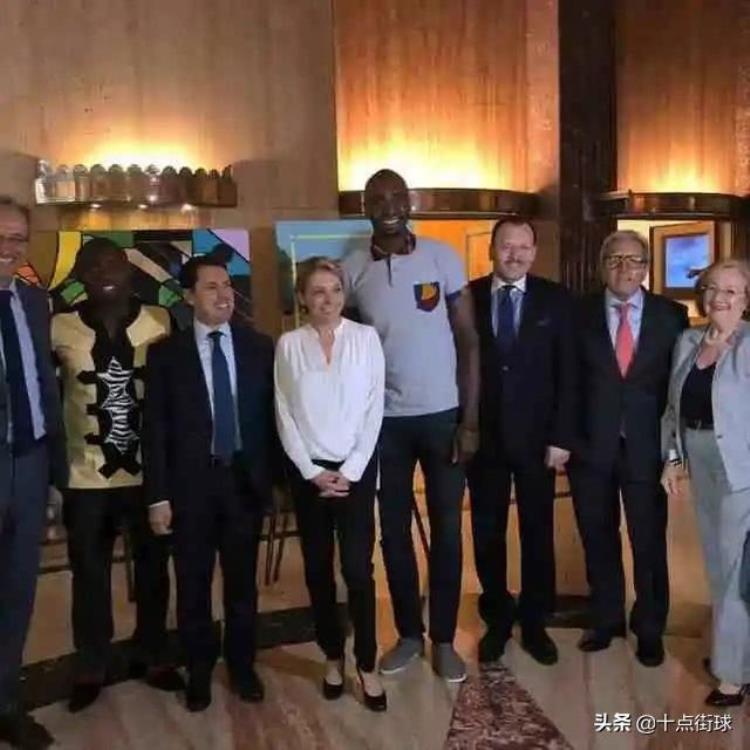 喀麦隆传奇球星「NBA的超级富二代火箭旧将是喀麦隆王子魔术前锋竟是皇室血脉」