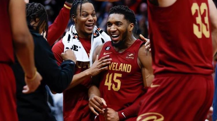 为什么nba得分那么高「71分60分55分54分最近NBA为何球星高分频出4点原因」