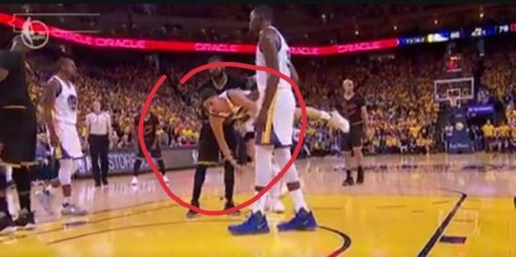 nba都有哪些保护对手的举动让你感动「NBA都有哪些保护对手的举动让你感动」
